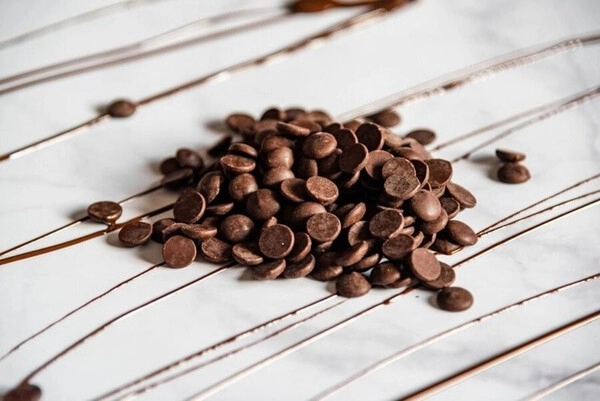 naredite svoje cokoladne kapljice